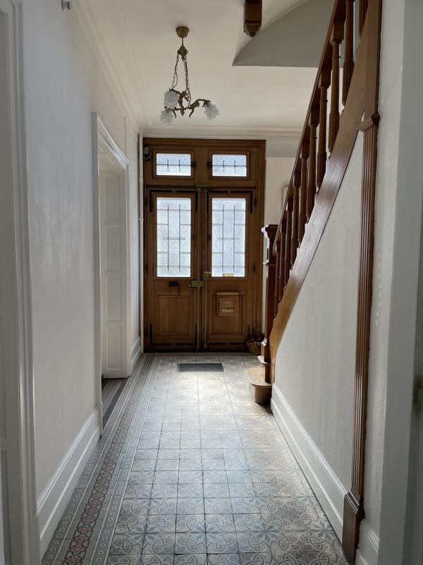 Maison - 212 m² - 6 pièces