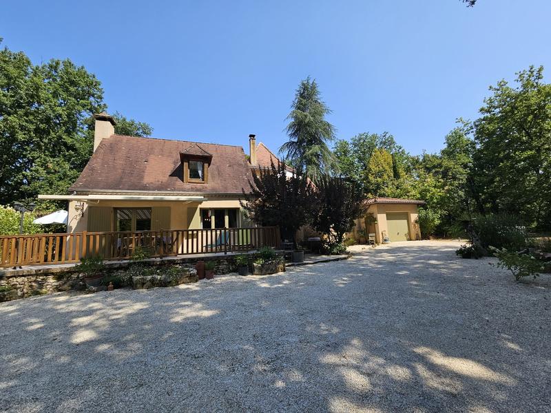 Maison traditionnelle - 158 m² - 9 pièces
