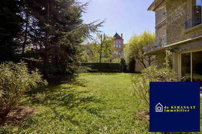 Maison - 262 m² - 9 pièces