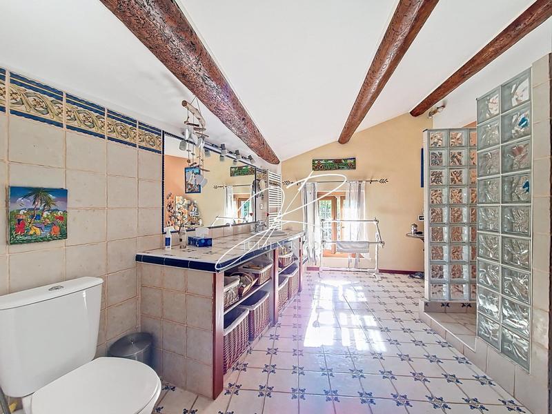 Maison - 186 m² - 6 pièces