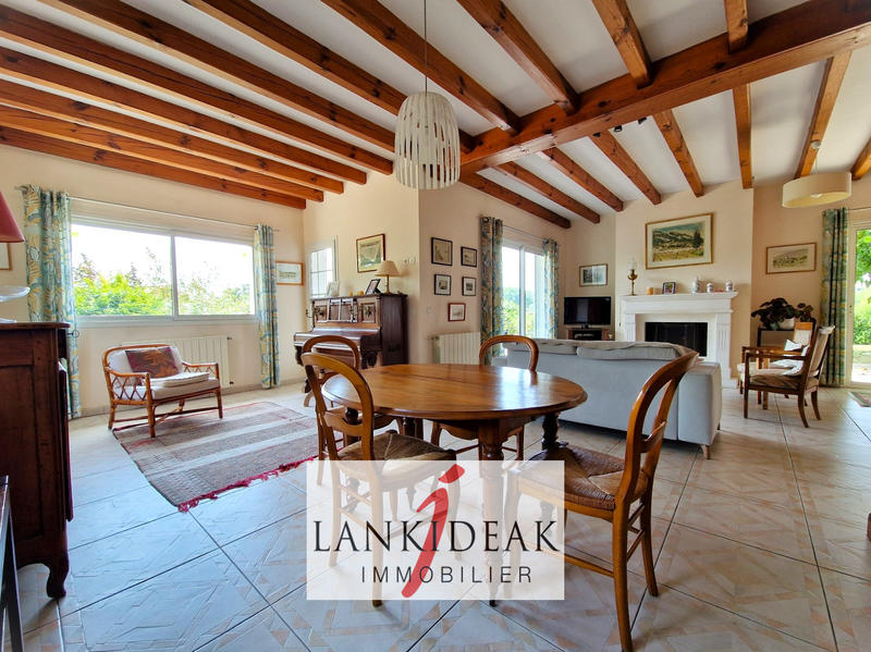 Maison - 194 m² - 6 pièces