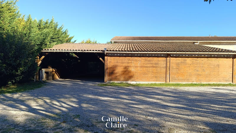 Propriété - 345 m² - 4 pièces