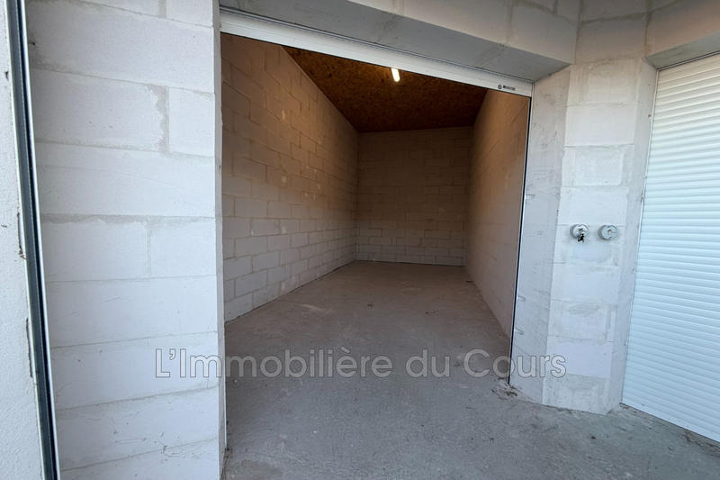 Parking / Garage - 18 m²