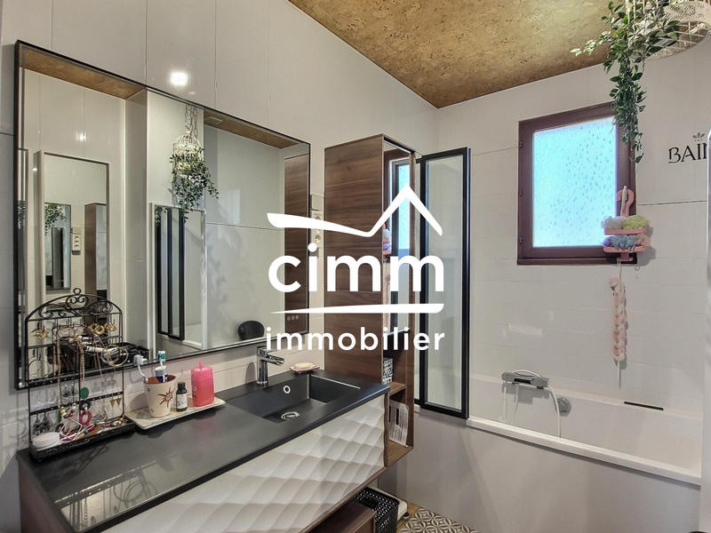 Maison - 215 m² - 7 pièces