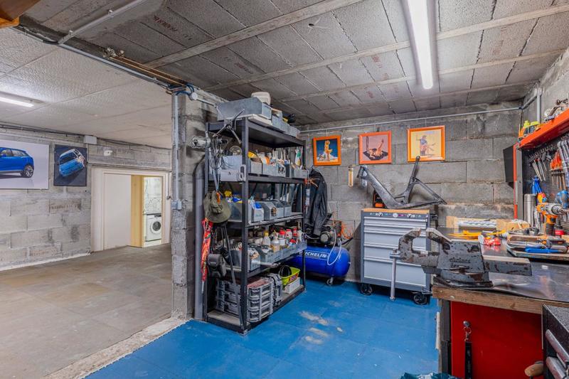 Maison - 245 m² - 8 pièces