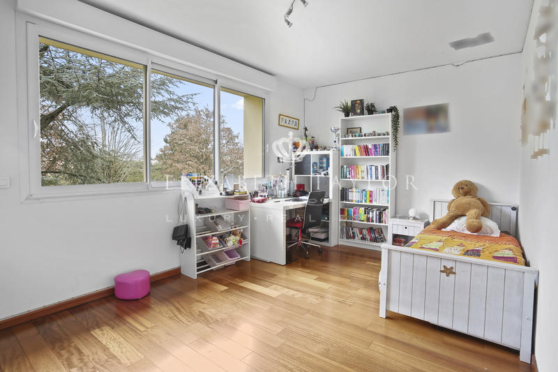 Maison - 450 m² - 11 pièces