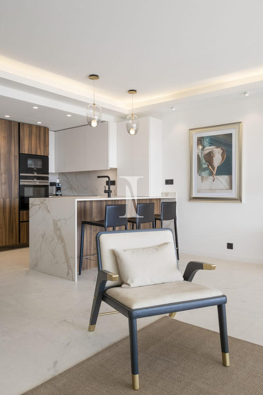 Appartement - 100 m² - 4 pièces