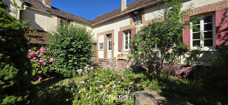 Maison - 201 m² - 7 pièces