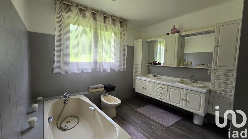 Maison - 170 m² - 8 pièces