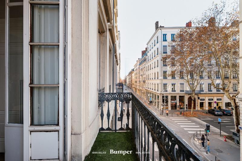 Appartement - 255 m² - 8 pièces