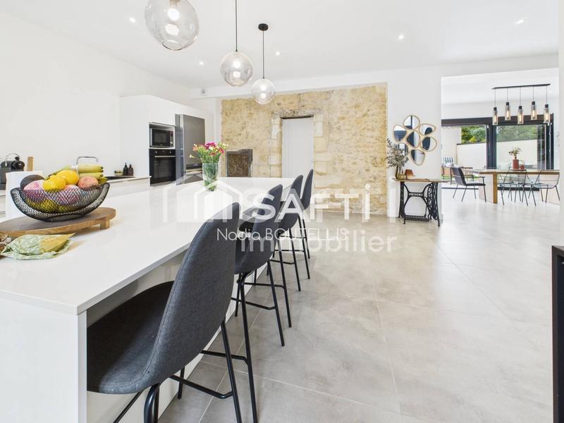 Maison - 205 m² - 6 pièces