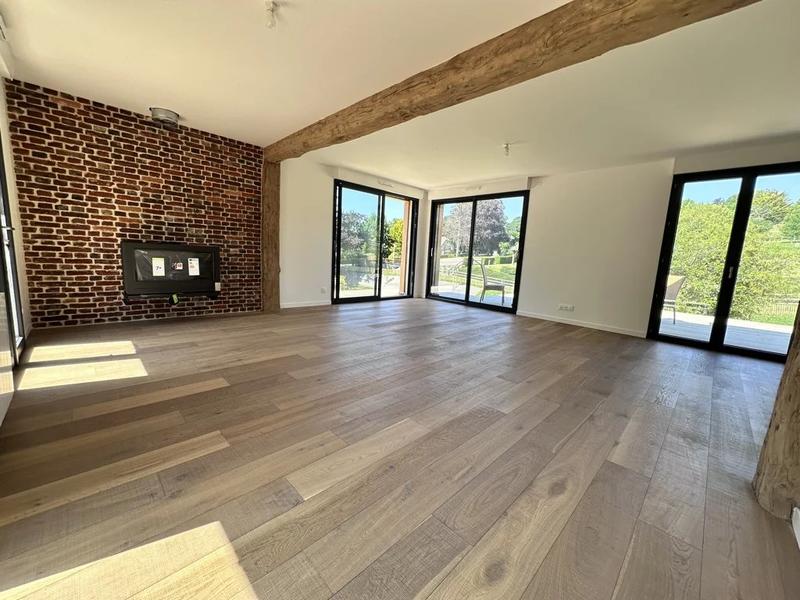 Propriété - 205 m² - 6 pièces