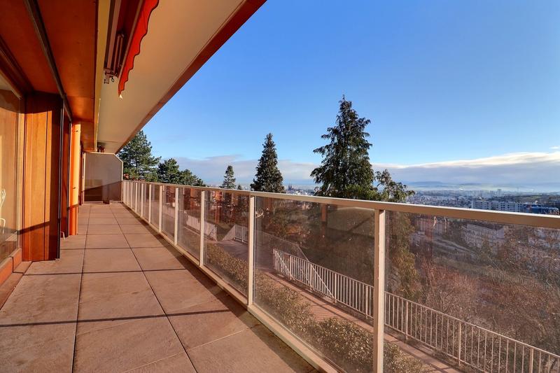 Appartement - 144 m² - 7 pièces