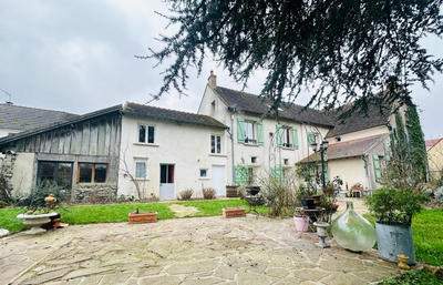 Maison - 305 m² - 14 pièces