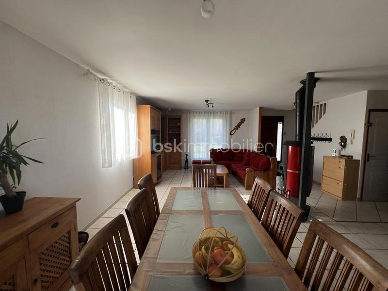 Maison - 140 m² - 8 pièces