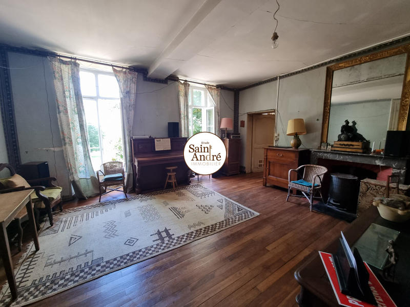 Maison - 470 m² - 12 pièces