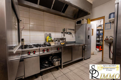 Fonds de commerce - Local commercial - 384 m²