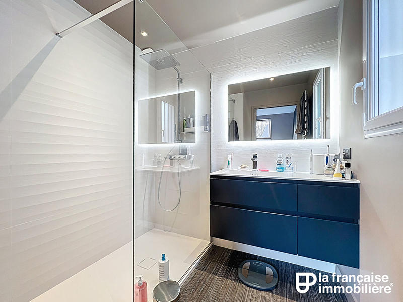 Maison - 168 m² - 8 pièces