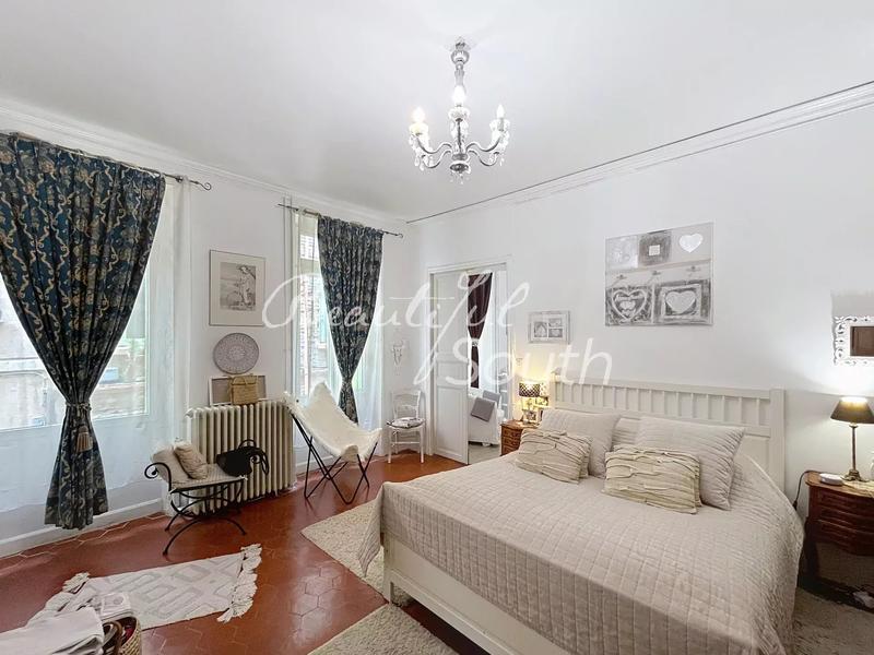 Hôtel particulier - 360 m² - 11 pièces