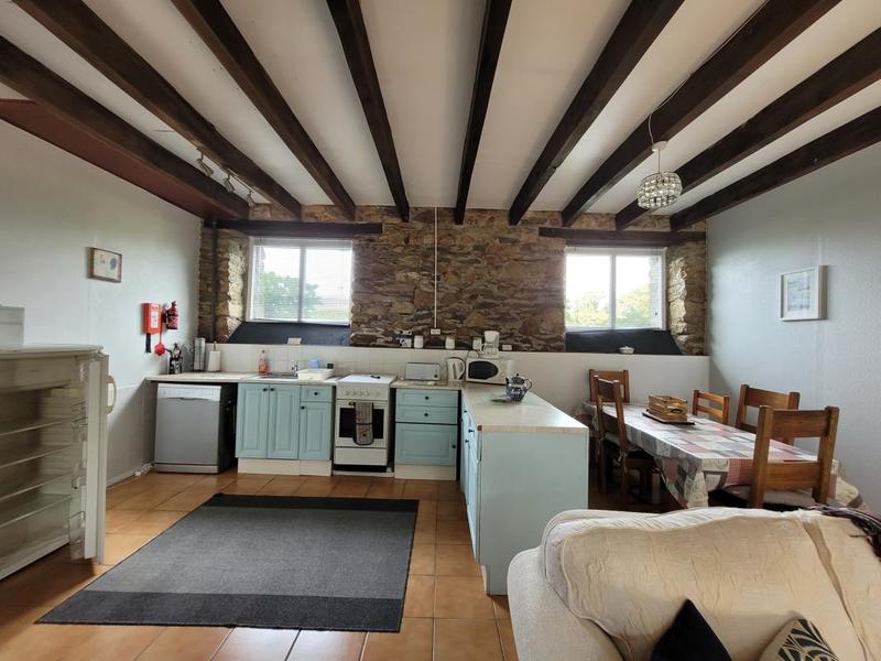 Propriété - 241 m² - 11 pièces