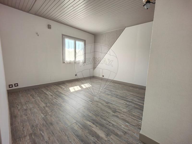 Maison - 180 m² - 7 pièces