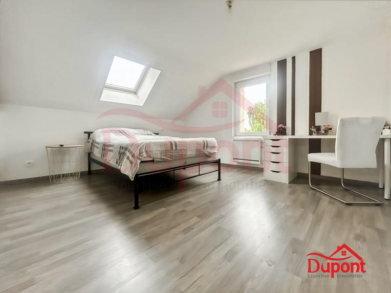 Maison - 245 m² - 10 pièces