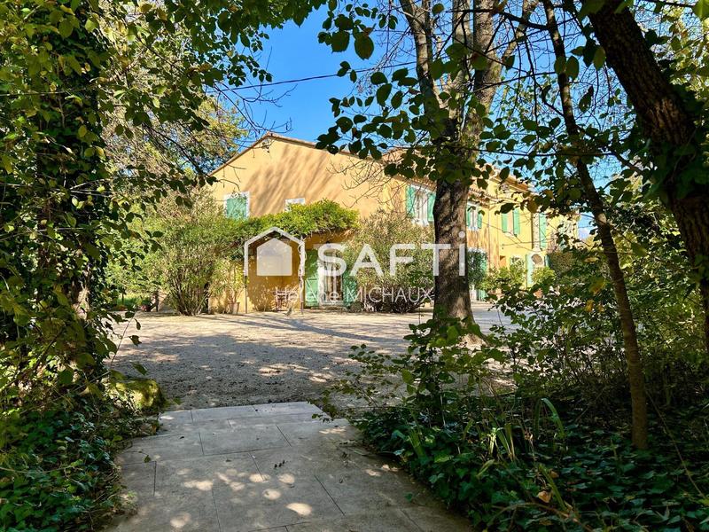 Maison - 632 m² - 17 pièces