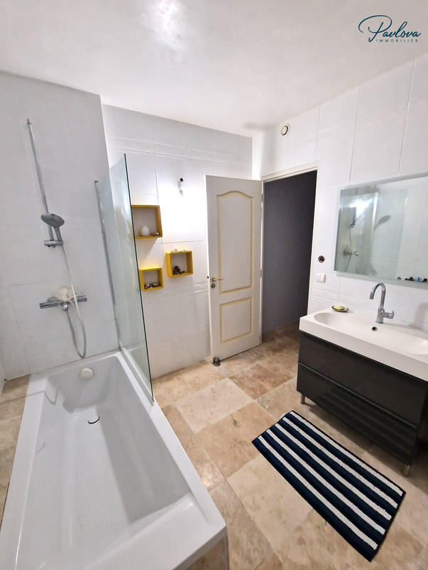 Maison traditionnelle - 128 m² - 5 pièces