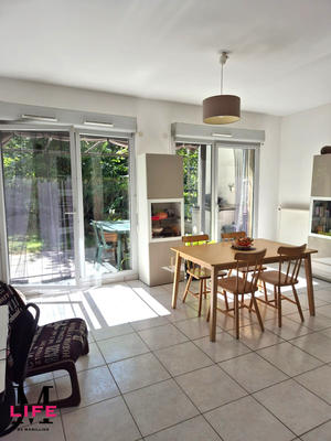 Appartement - 85 m² - 4 pièces