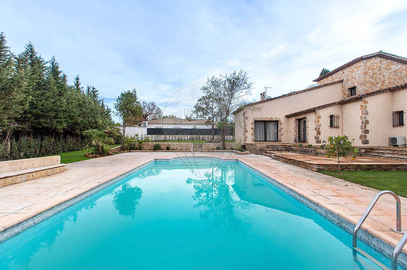 Maison - 185 m² - 7 pièces