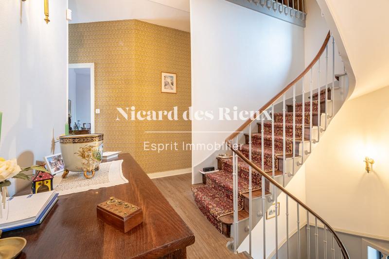 Maison - 264 m² - 10 pièces