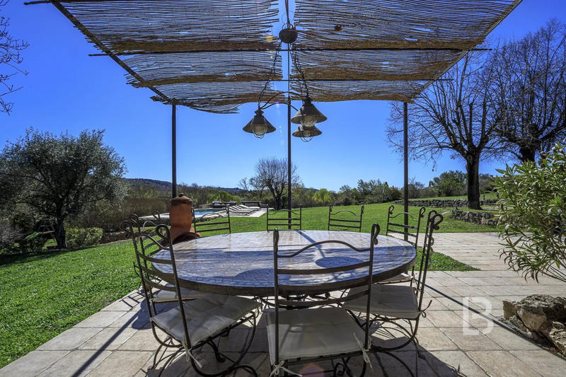 Maison - 213 m² - 7 pièces