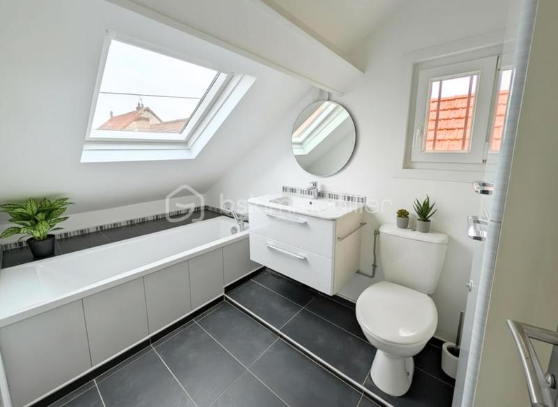 Maison - 90 m² - 6 pièces