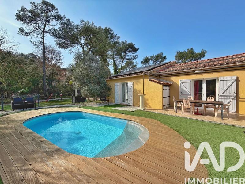 Maison - 200 m² - 7 pièces