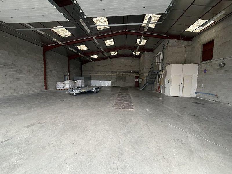 Local commercial - 330 m² - 4 pièces