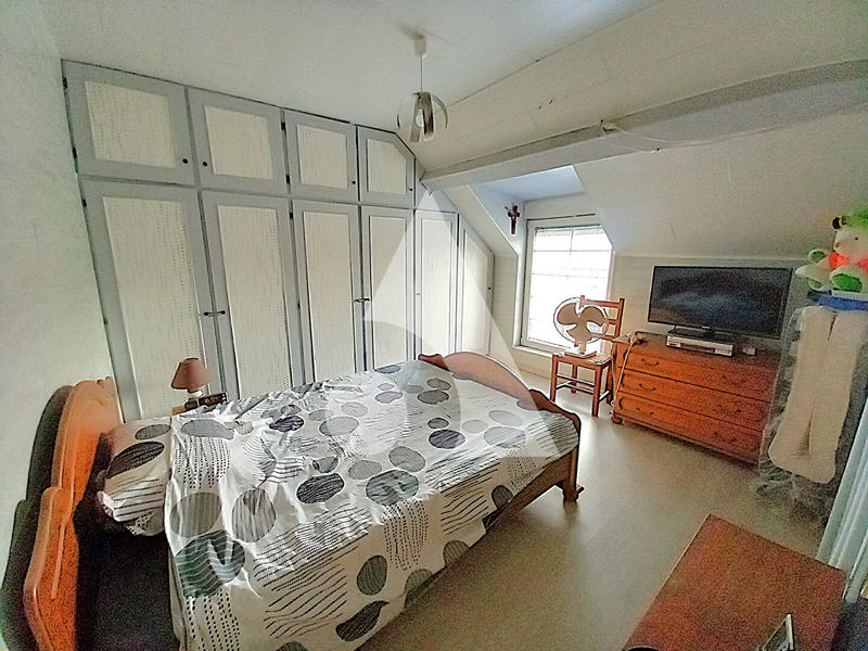 Maison - 189 m² - 13 pièces