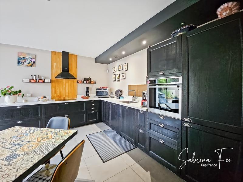 Maison - 143 m² - 5 pièces