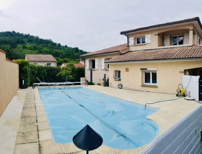 Maison - 171 m² - 7 pièces