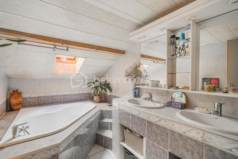 Maison - 113 m² - 5 pièces