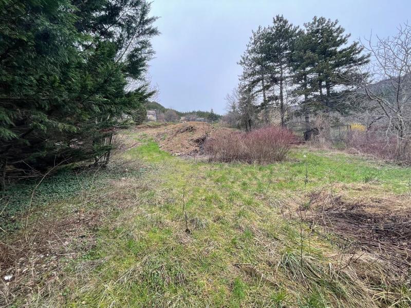 Terrain constructible - 1 006 m²