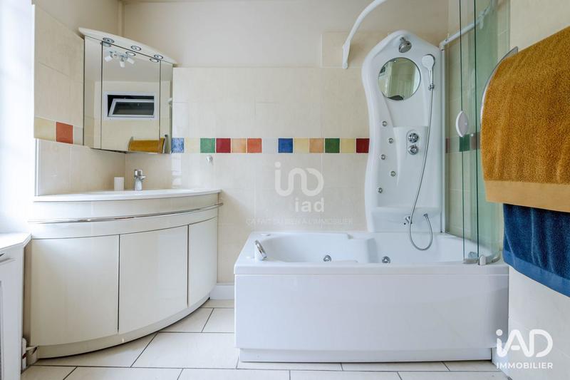 Maison - 185 m² - 8 pièces