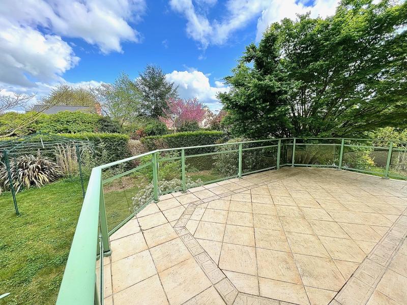 Maison traditionnelle - 161 m² - 7 pièces