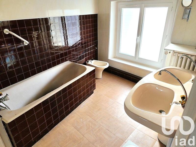 Maison - 238 m² - 6 pièces