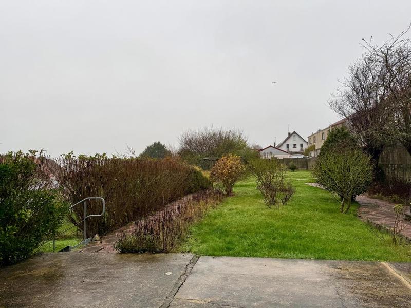 Maison - 181 m² - 7 pièces