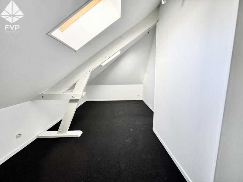 Maison - 142 m² - 8 pièces