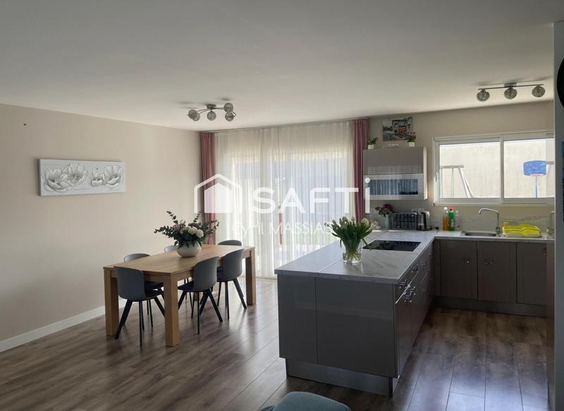 Maison - 95 m² - 5 pièces