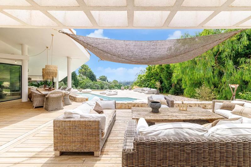 Appartement - 257 m² - 8 pièces