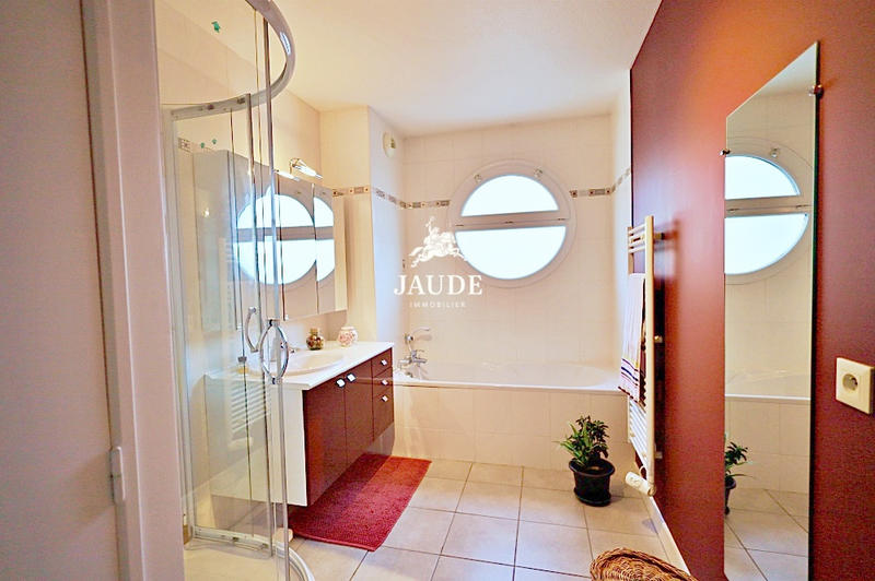 Appartement - 81 m² - 4 pièces