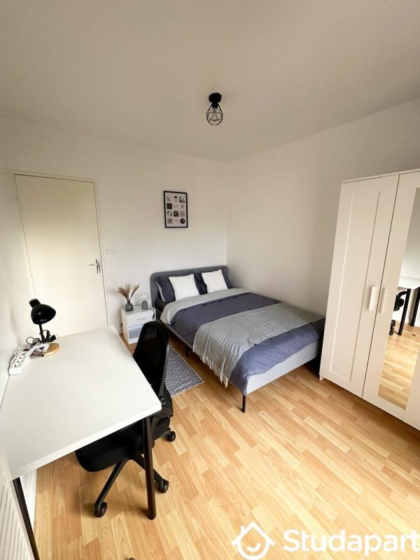 Chambre - 11 m² - 1 pièce