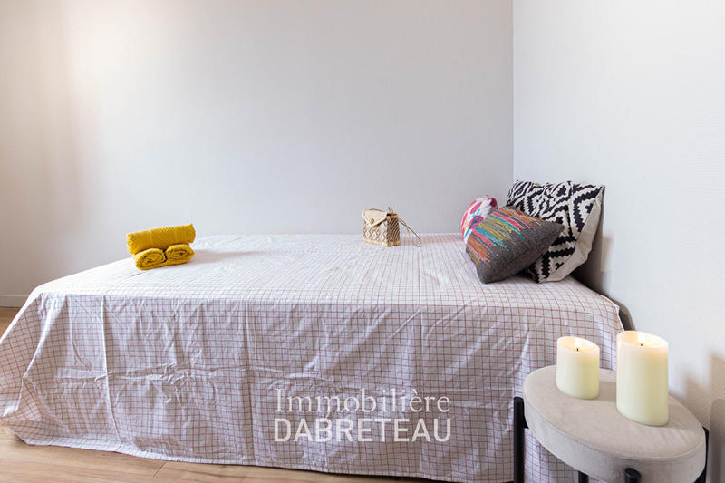 Chambre - 107 m² - 7 pièces